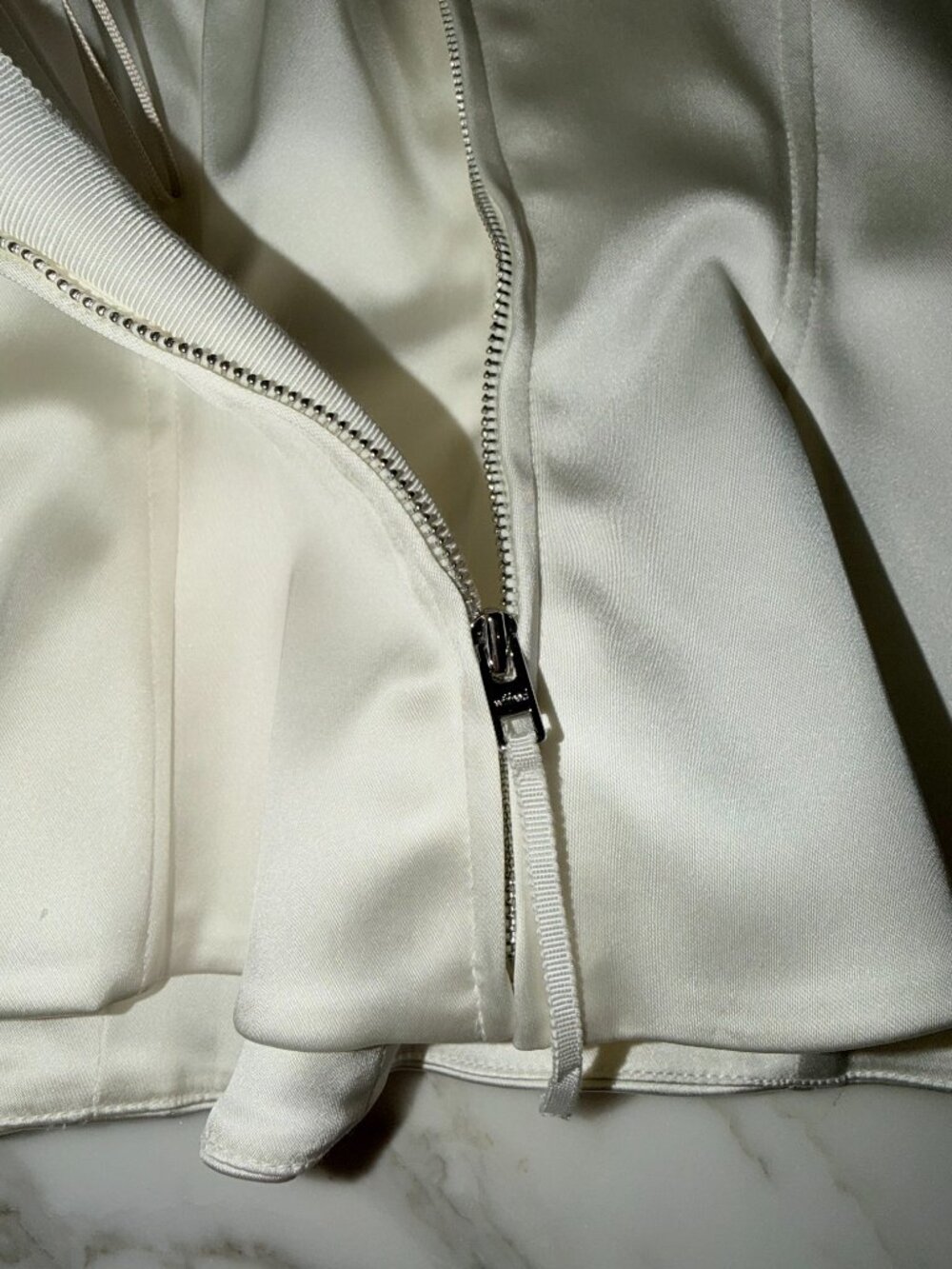 Aritzia Strapless satin sweetheart bustier top - Picture 7 of 10